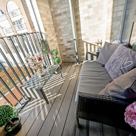 Greenwich Apartment With A River View & Balcony Near The 02 Arena & North Greenwich With Free Wifi & Fast Links Into Central Лондон Екстер'єр фото