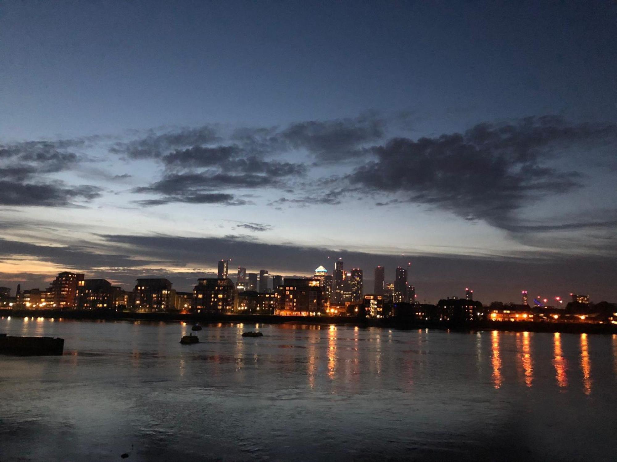 Greenwich Apartment With A River View & Balcony Near The 02 Arena & North Greenwich With Free Wifi & Fast Links Into Central Лондон Екстер'єр фото