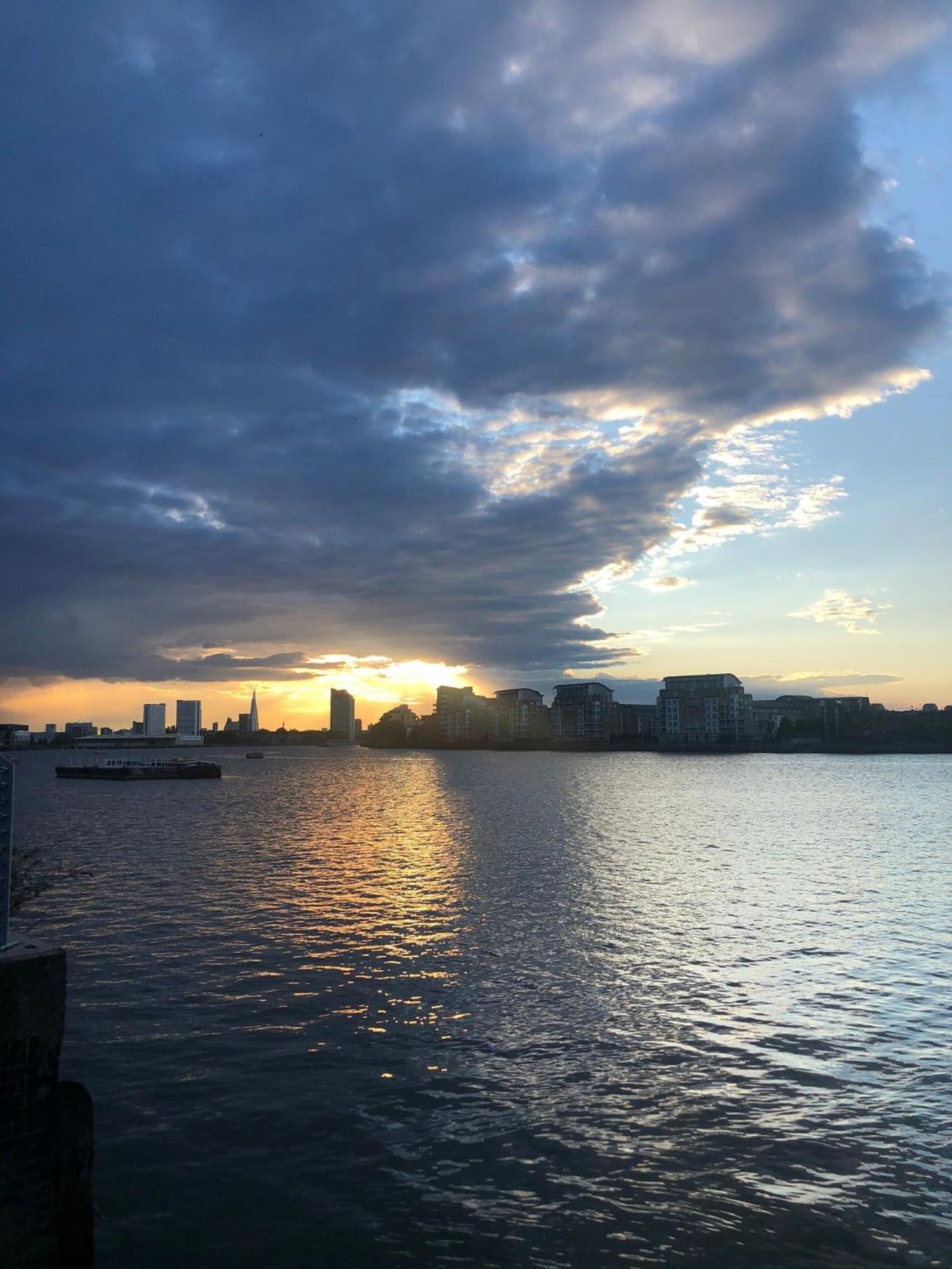 Greenwich Apartment With A River View & Balcony Near The 02 Arena & North Greenwich With Free Wifi & Fast Links Into Central Лондон Екстер'єр фото