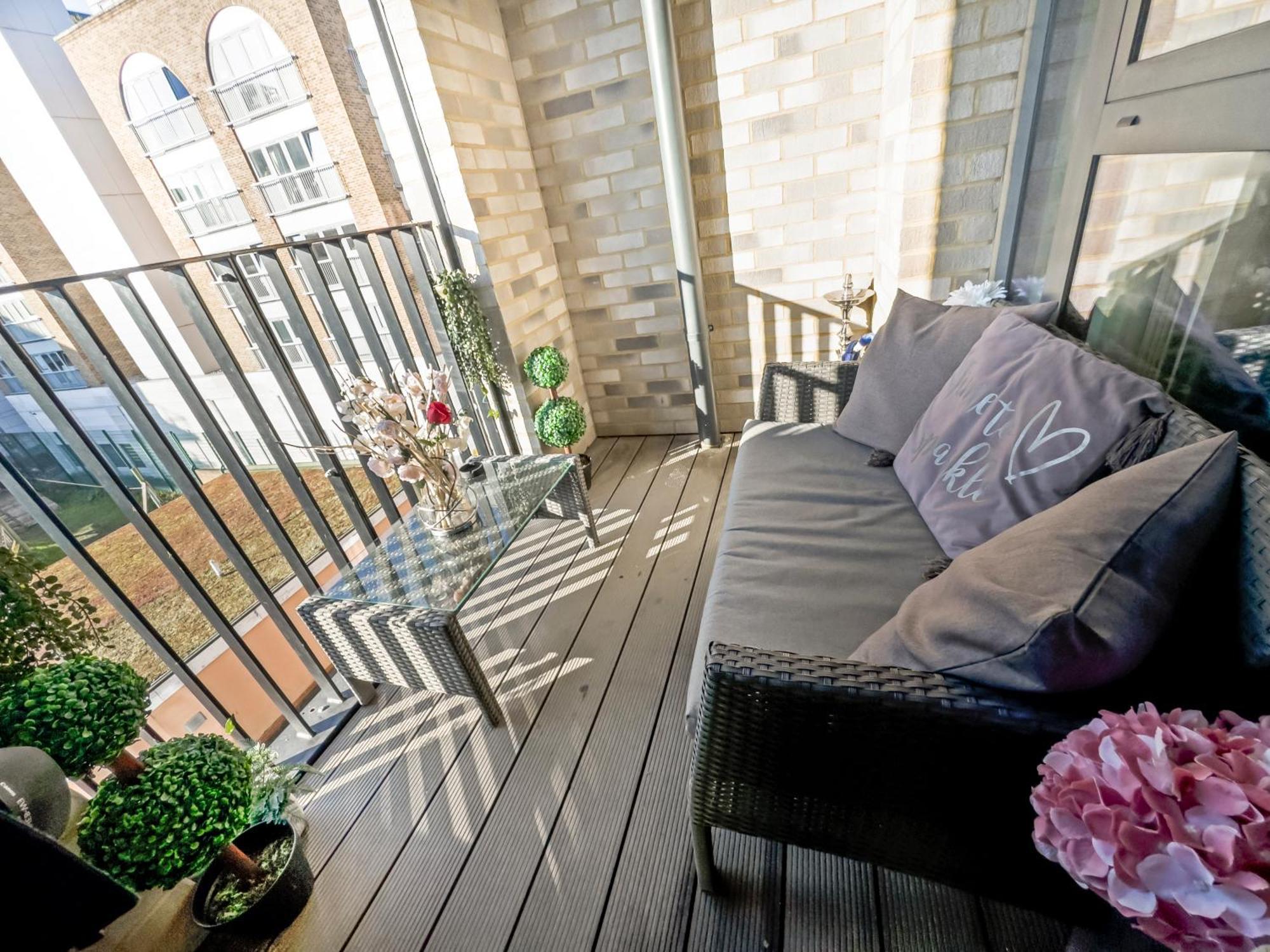 Greenwich Apartment With A River View & Balcony Near The 02 Arena & North Greenwich With Free Wifi & Fast Links Into Central Лондон Екстер'єр фото