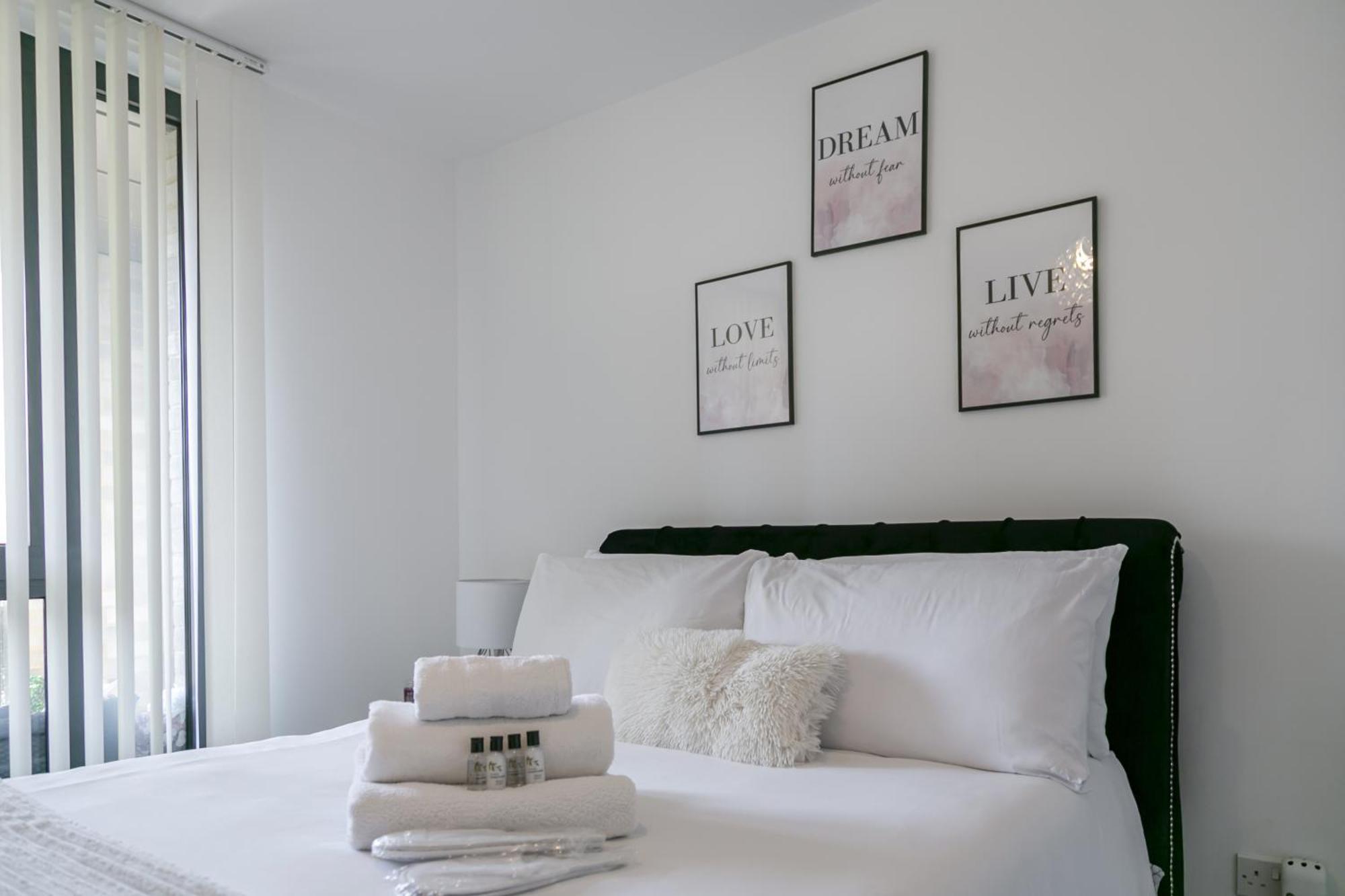 Greenwich Apartment With A River View & Balcony Near The 02 Arena & North Greenwich With Free Wifi & Fast Links Into Central Лондон Екстер'єр фото